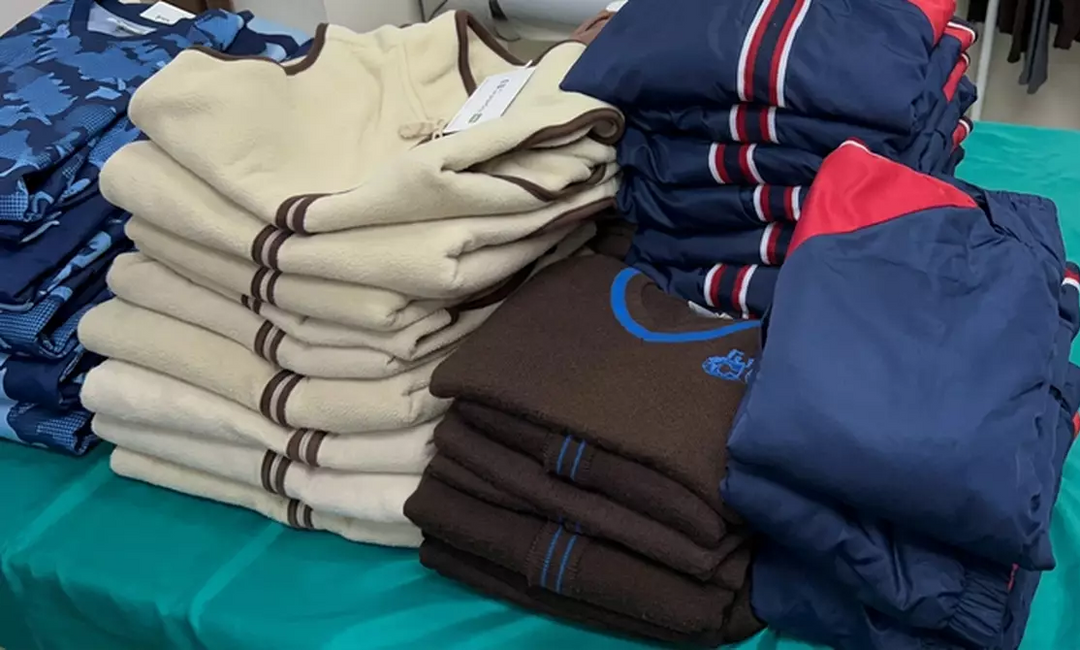 【專欄分享】Bastillepost巴士的報 | 每年 400 萬件校服進堆填區：香港校園環保教育的「知行落差」4 Million School Uniforms Sent to Landfills Annually: The "Knowledge-Action Gap" in Hong Kong's Campus Environmental Education